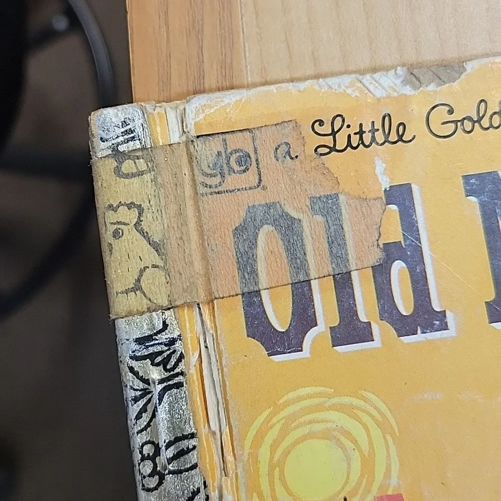 10 A Little Golden Book hard cover books (Set 2)‎